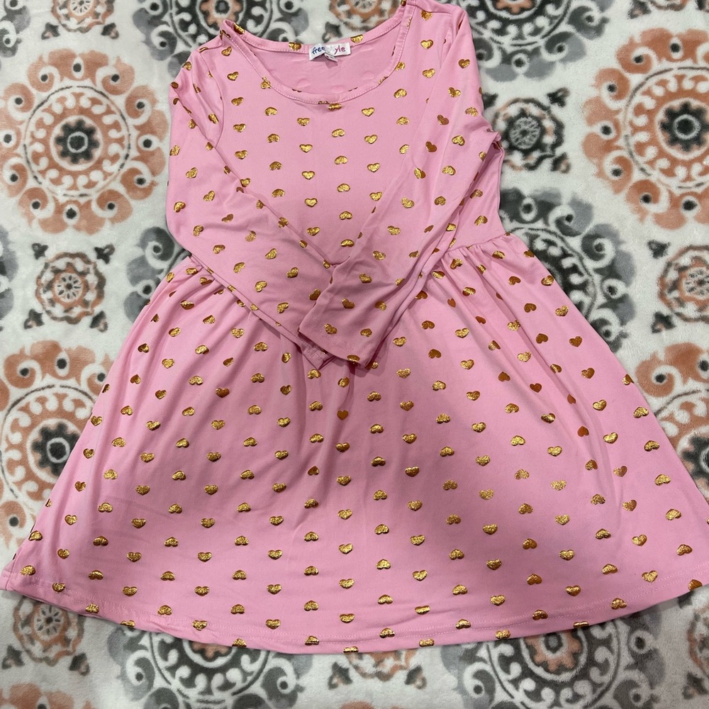 Free Style Pink and Gold Heart Girls Dress. Size 6